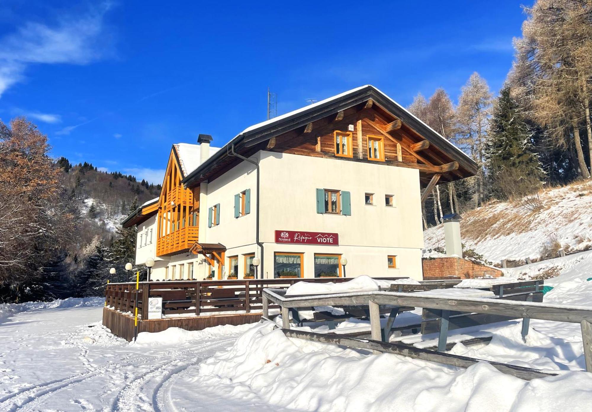 Отель Rifugio Viote Васон Экстерьер фото